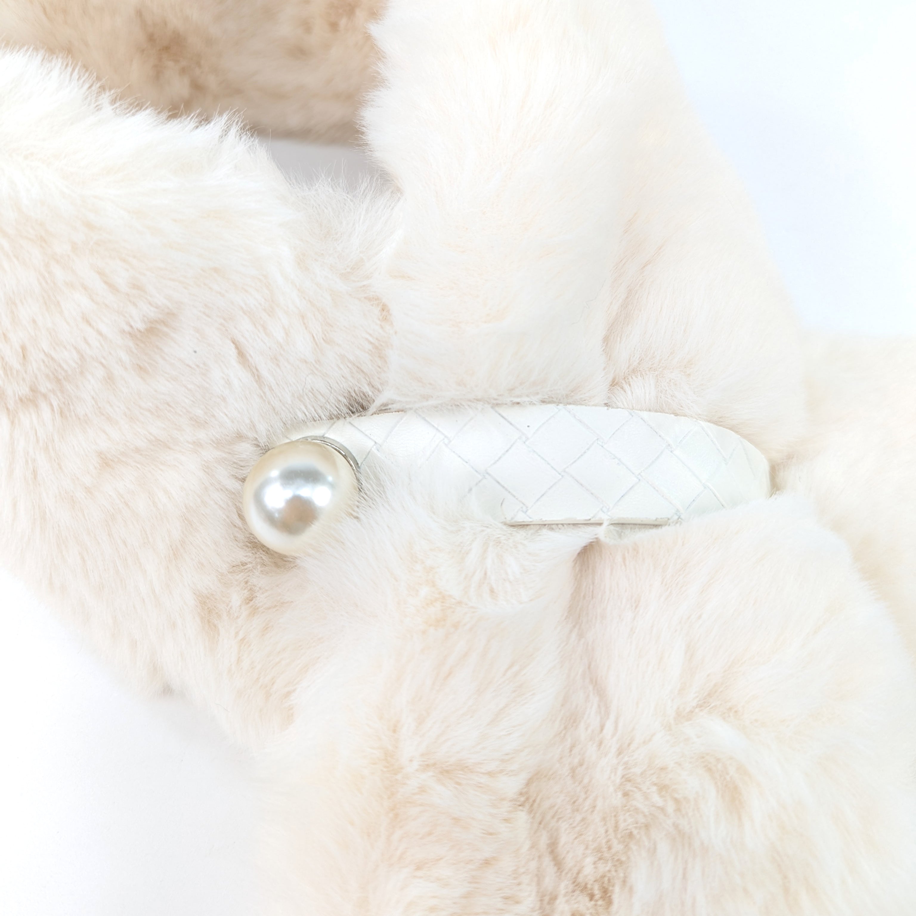 Faux Fur Collar w/Pearl Detail
