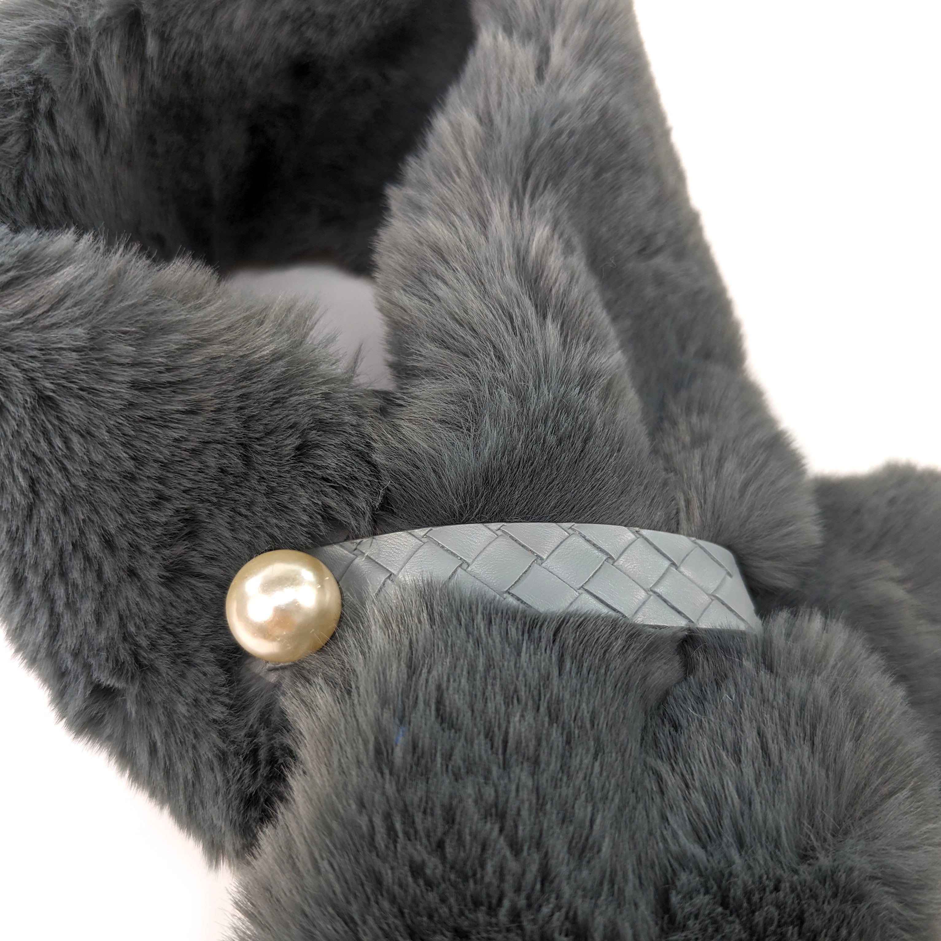 Faux Fur Collar w/Pearl Detail