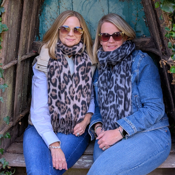 Kaja - Fluffly Animal Print Scarf (70x180cm) - Grey